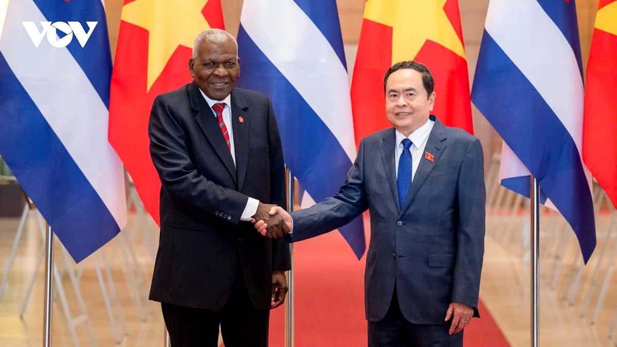 Vietnam and Cuba vow to foster close bond, special solidarity, multifaceted cooperation